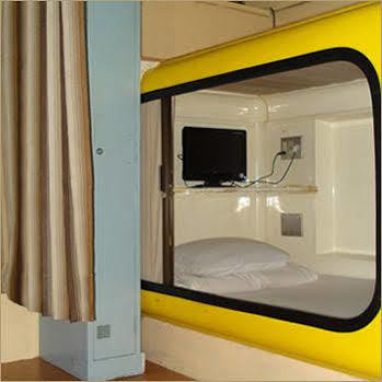 Capsule Hotel Shonan Фудзісава Екстер'єр фото